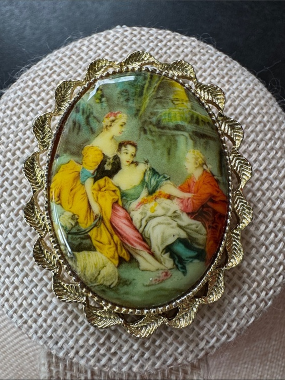 VTG Limoges-Style Rococo Courtship 1950s Fragonard Cameo Brooch Pendant